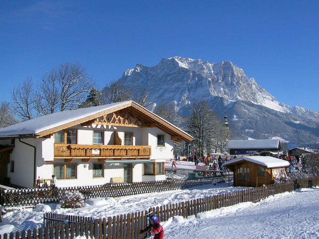 Appartements Schneezauber Lermoos Exteriör bild