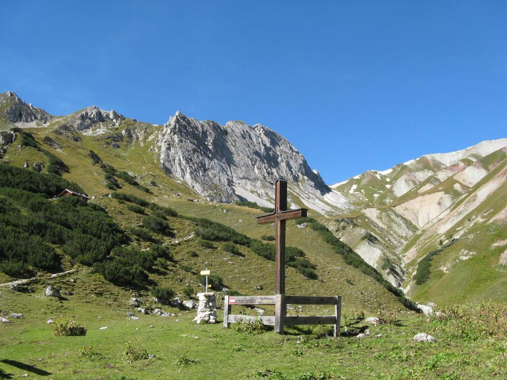 Appartements Schneezauber Lermoos Exteriör bild