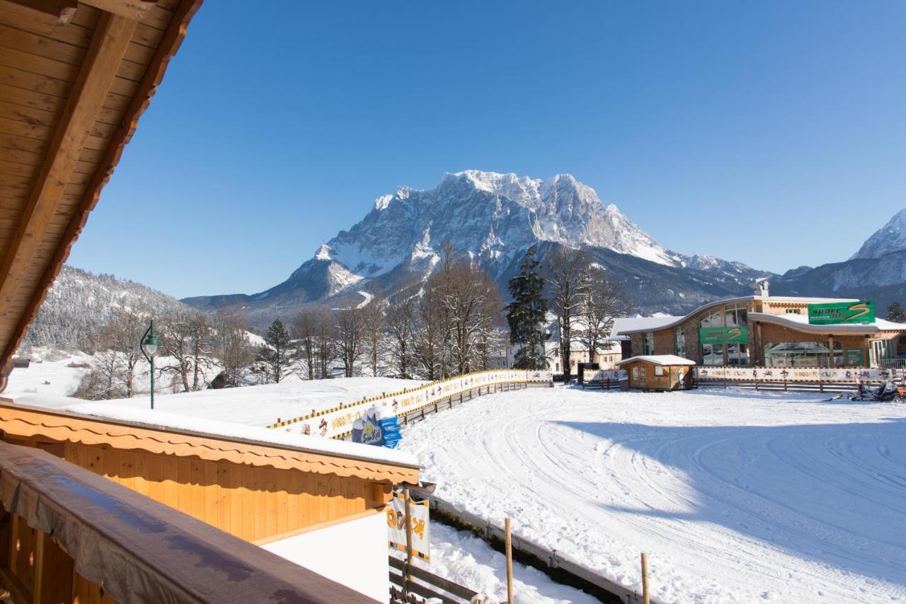 Appartements Schneezauber Lermoos Exteriör bild