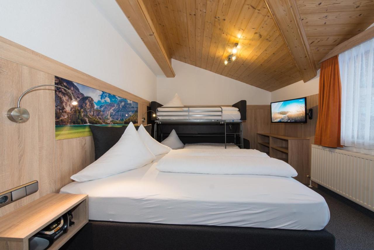 Appartements Schneezauber Lermoos Exteriör bild