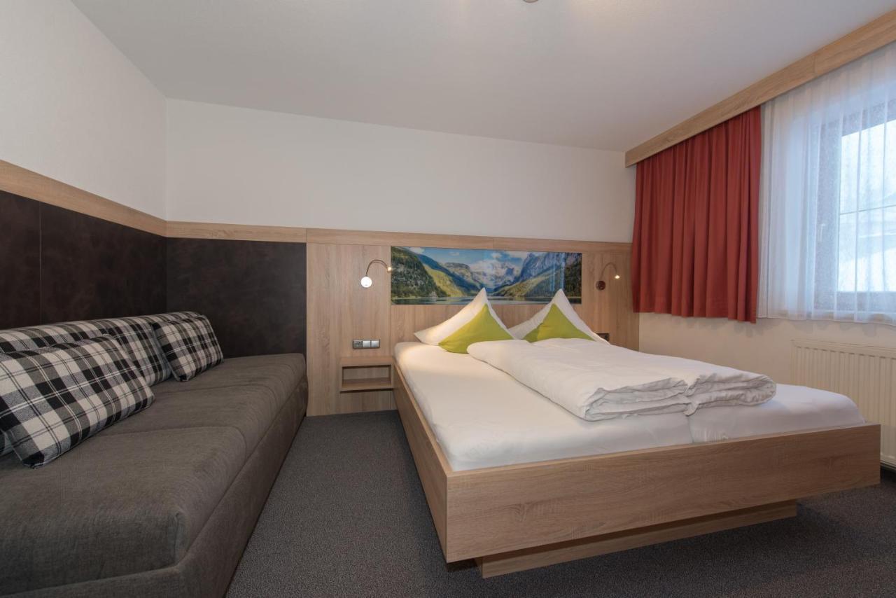 Appartements Schneezauber Lermoos Exteriör bild